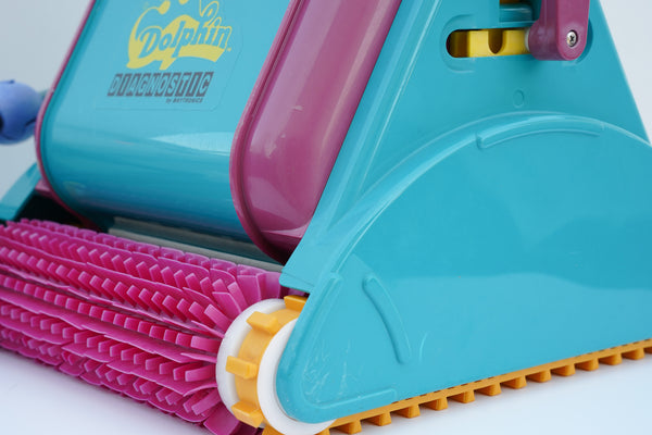 Dolphin Diagnostic Pool Robot