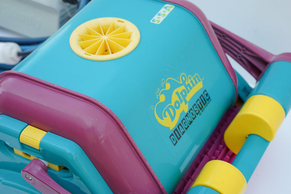 Dolphin Diagnostic Pool Robot