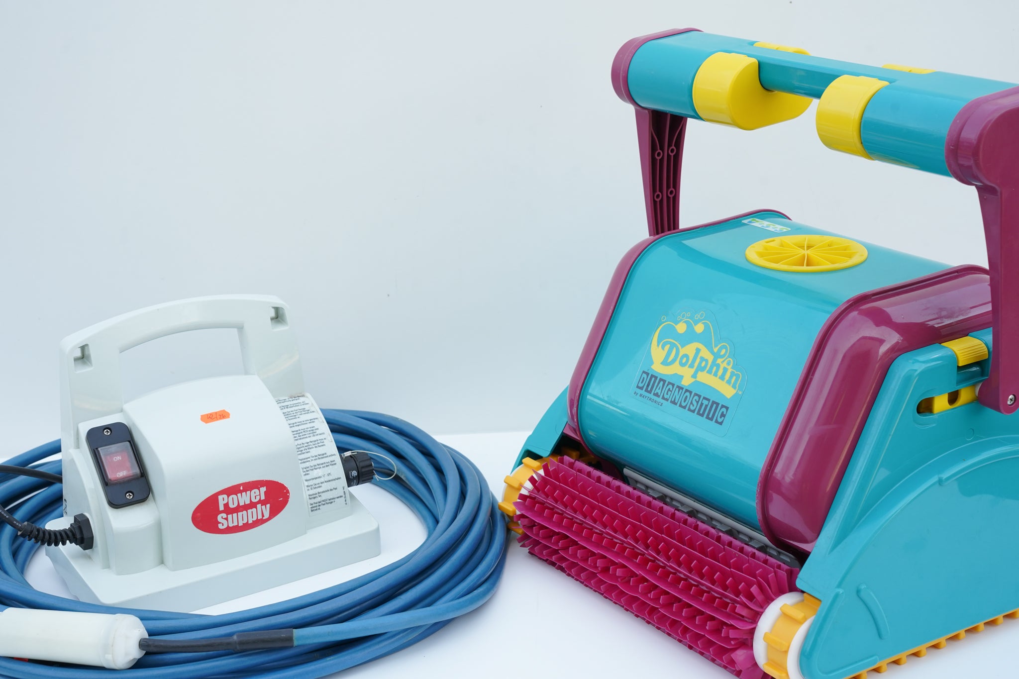 Dolphin Diagnostic Pool Robot