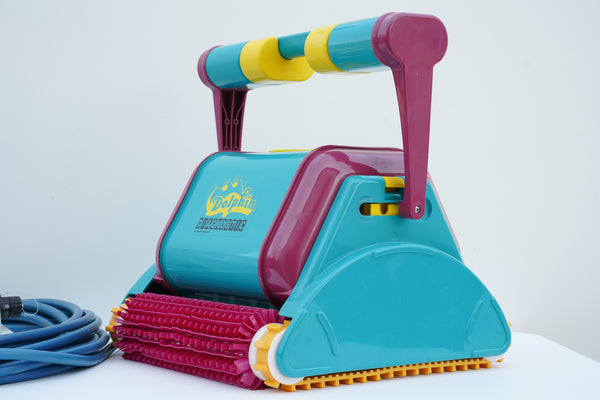 Dolphin Diagnostic Pool Robot