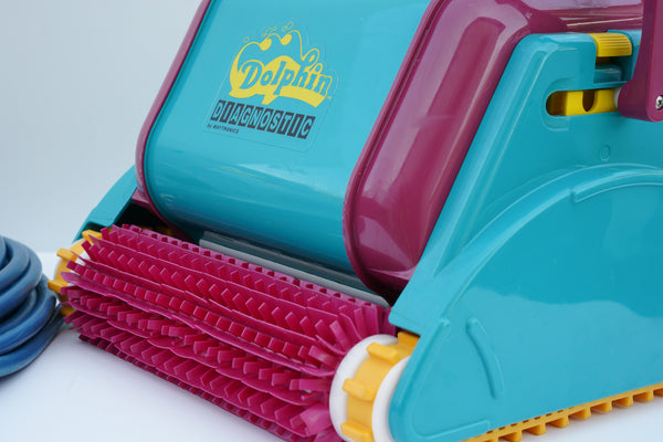 Dolphin Diagnostic Pool Robot