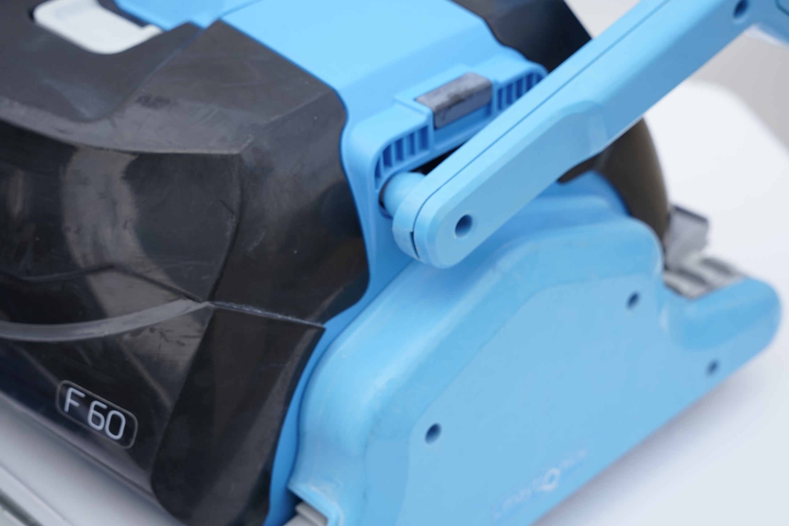 Robot piscina Dolphin Maytronics F60