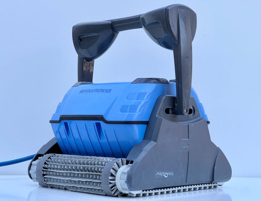 Dolphin Revolution V3 Pool Robot