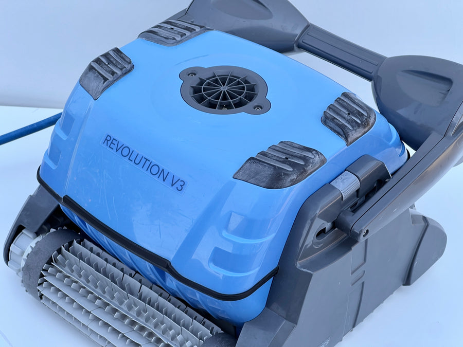 Dolphin Revolution V3 Pool Robot