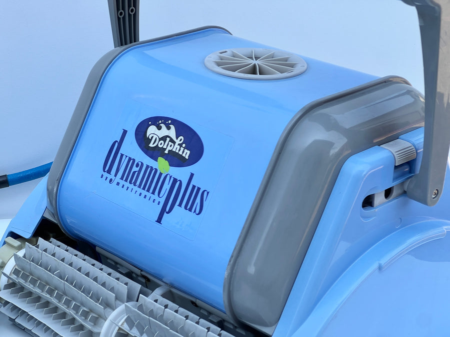Dolphin Dynamic Plus Pool Robot