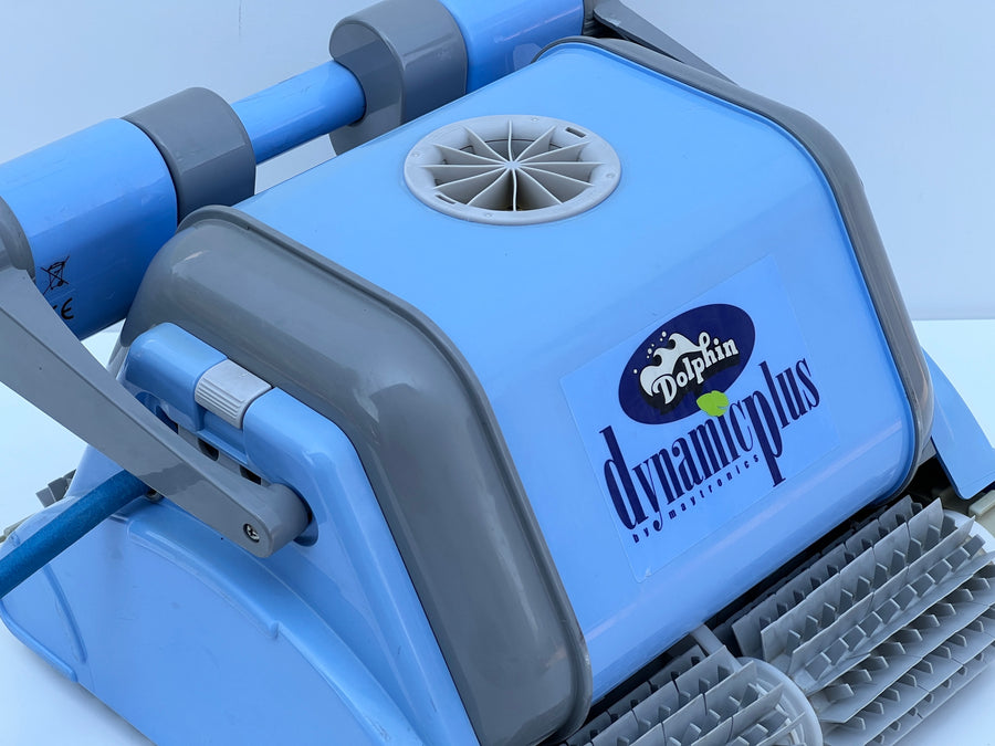 Dolphin Dynamic Plus Pool Robot