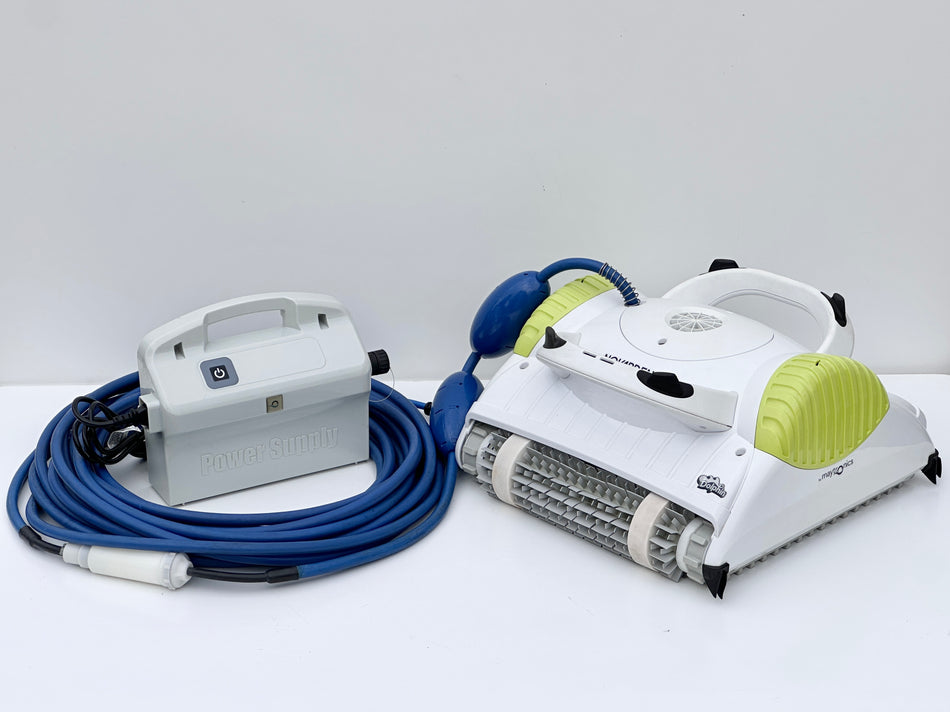 Robot pool cleaner Dolphin Supreme M3