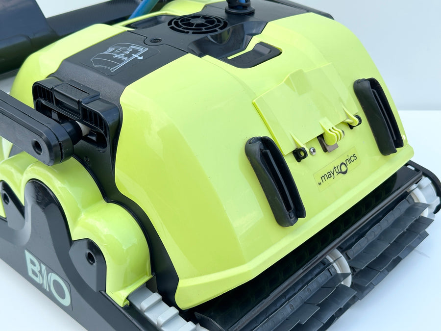 Dolphin BIO Suction Pool Robot (Complete with BIO Accessories)