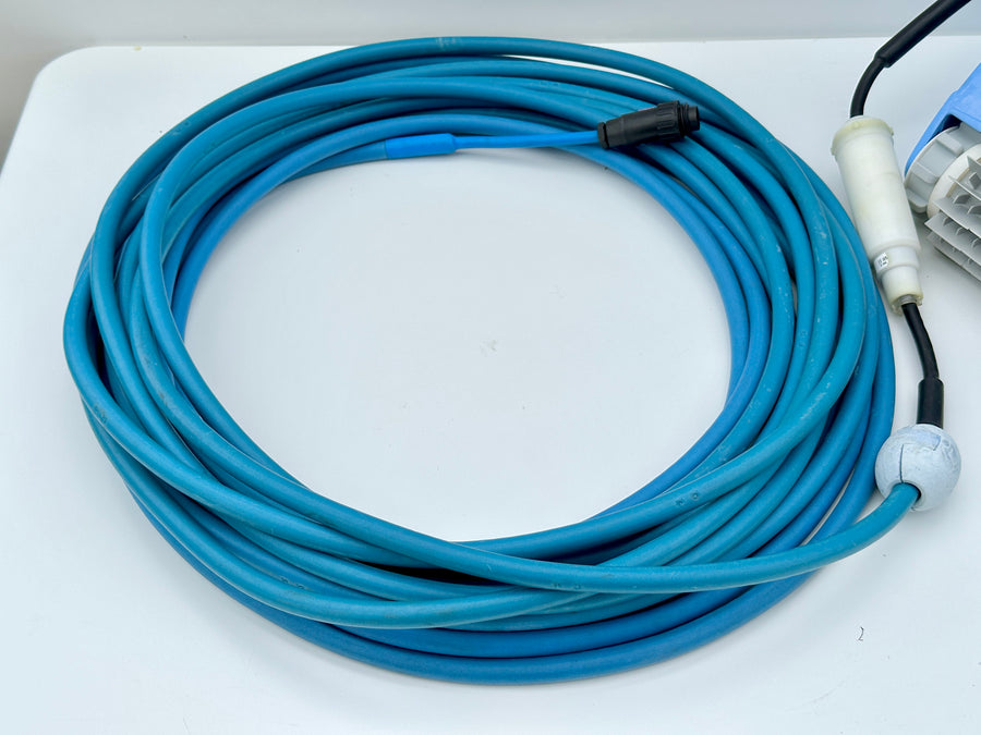 Dolphin Dynamic Plus Pool Robot