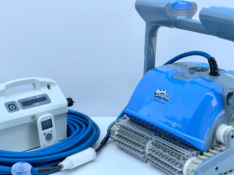 Dolphin Supreme M5 Pool Robot