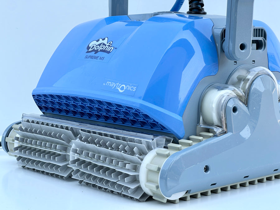 Dolphin Supreme M5 Pool Robot