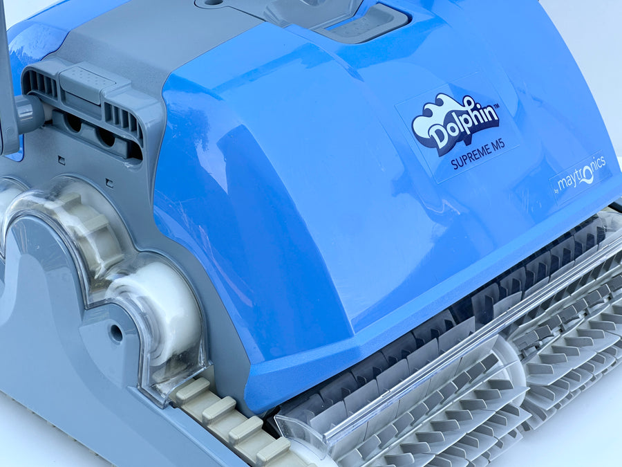 Dolphin Supreme M5 Pool Robot