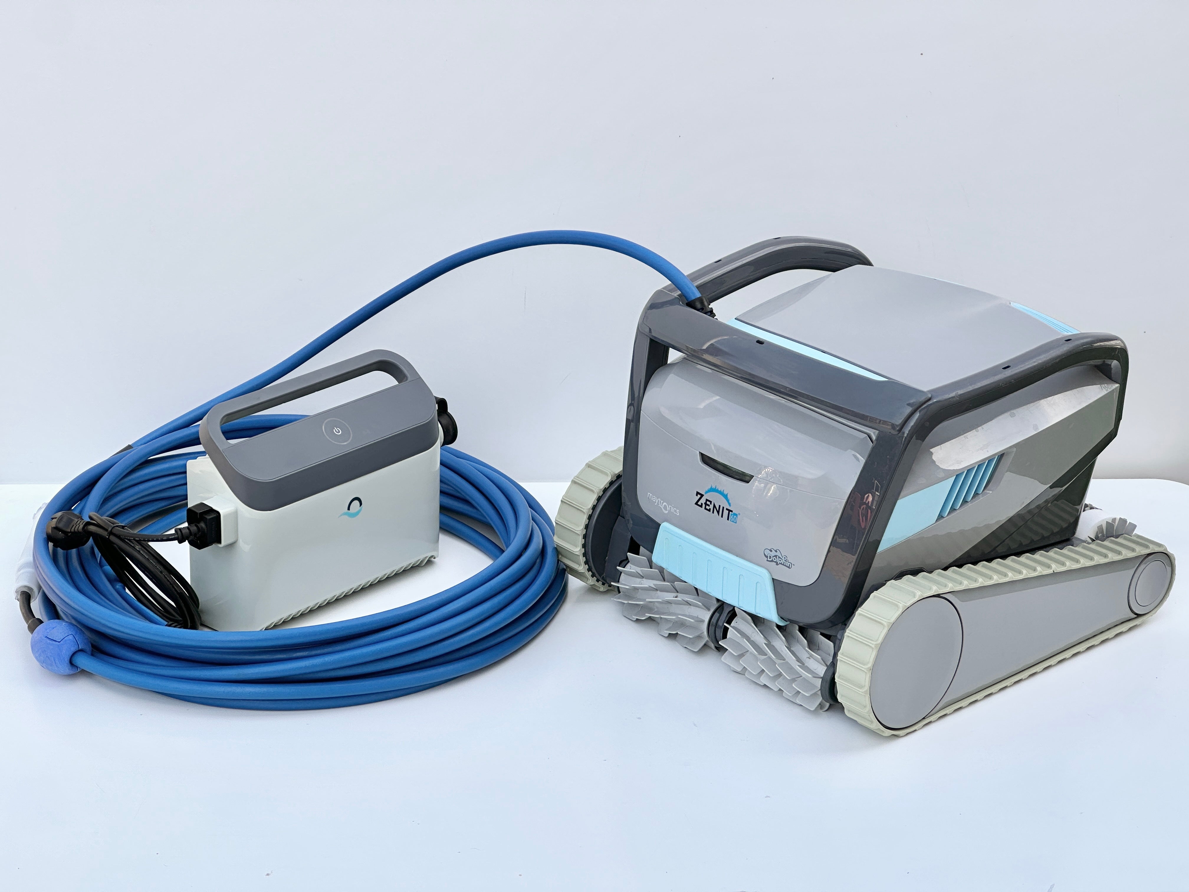 Robot pool cleaner Dolphin Maytronics TopStar Platinum Wifi Iot
