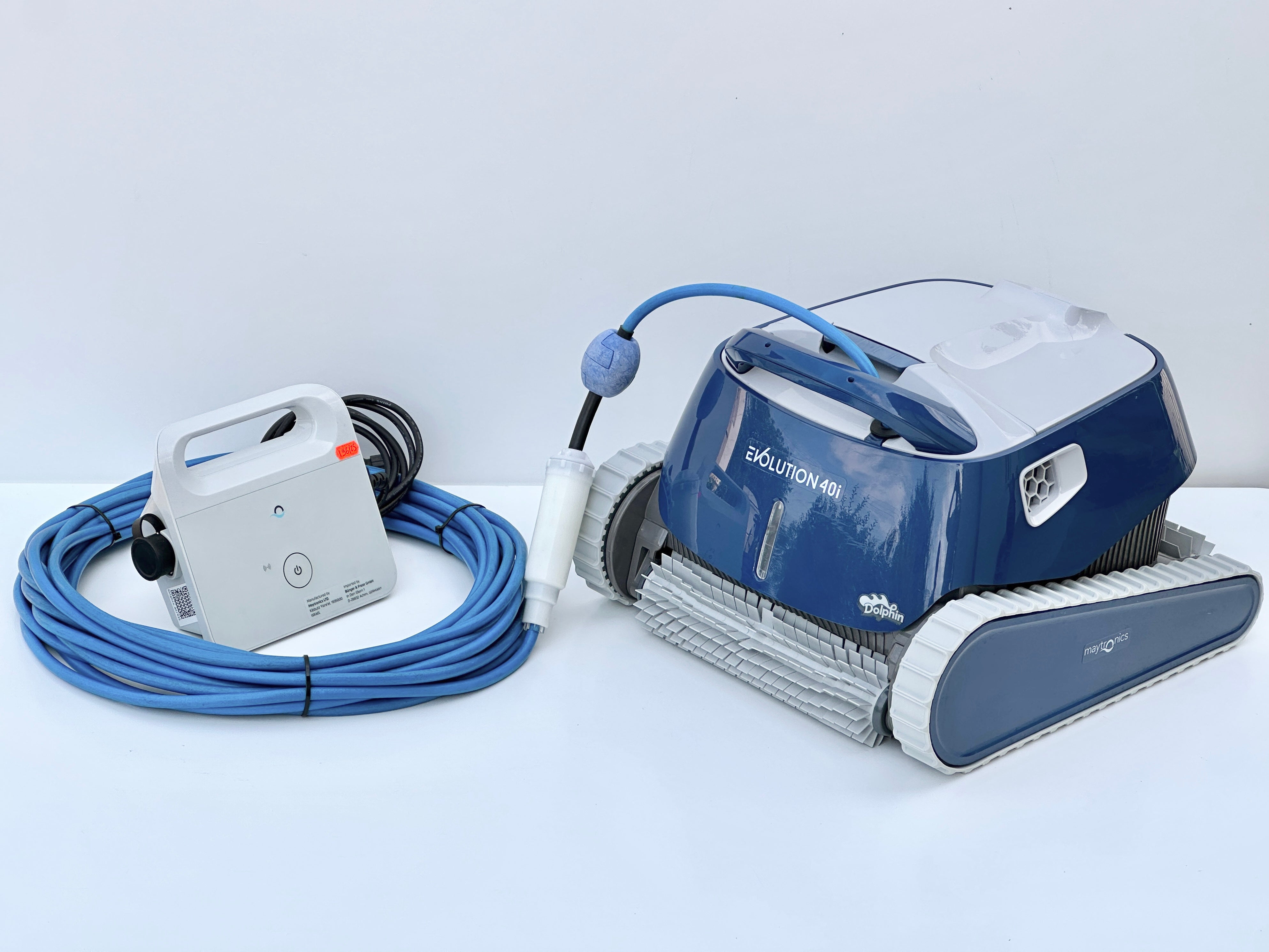 Robot pool cleaner Dolphin Maytronics TopStar Platinum Wifi Iot