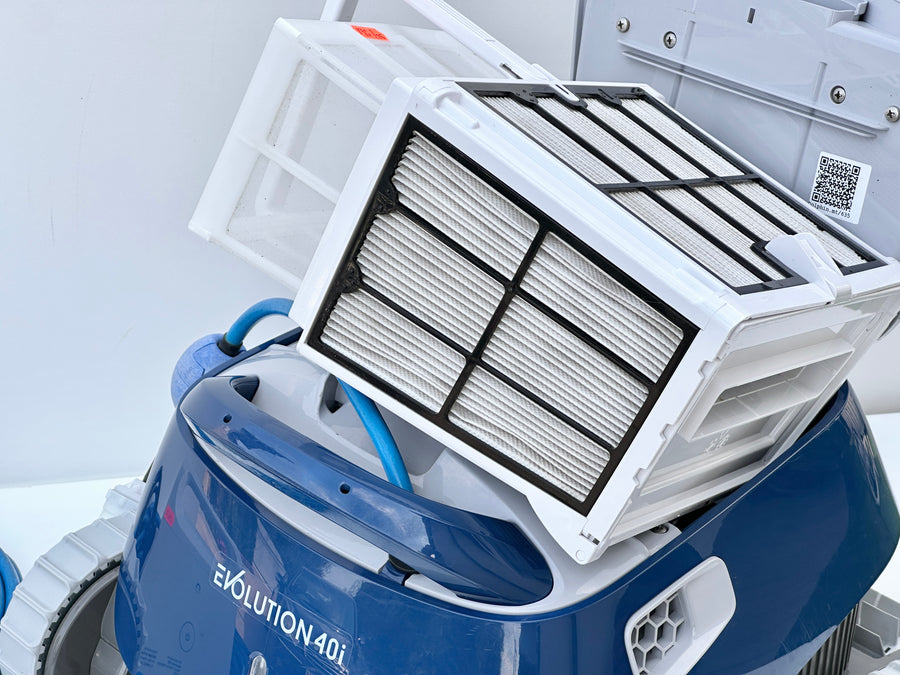 Dolphin Maytronics Evolution 40i Pool Robot