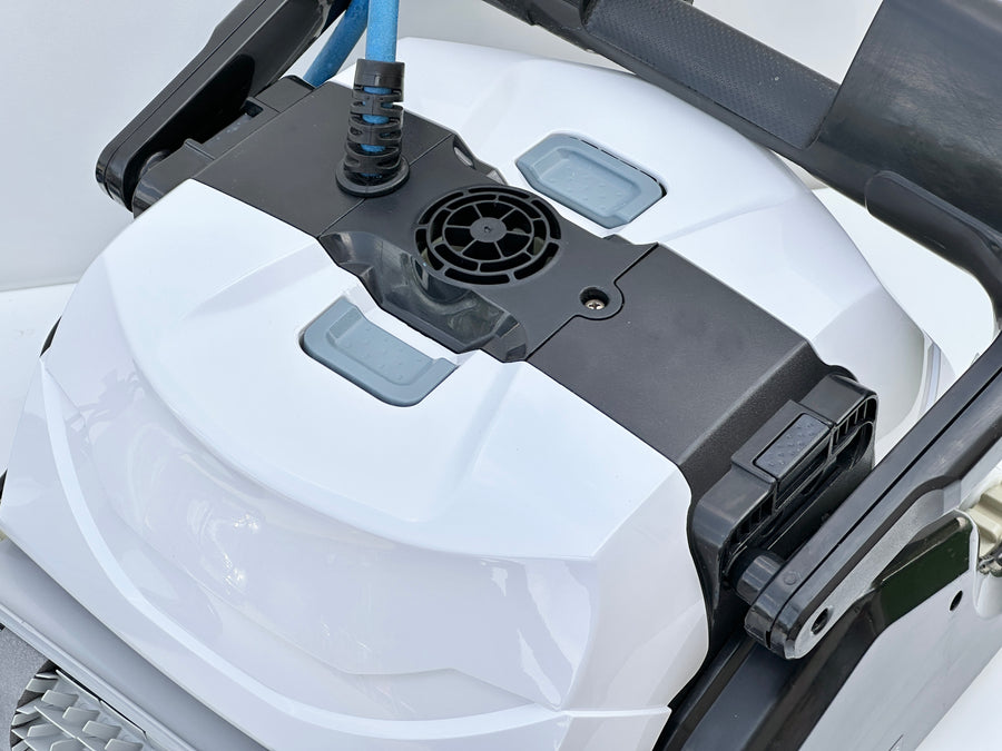 Dolphin Maytronics PS50 Pool Robot