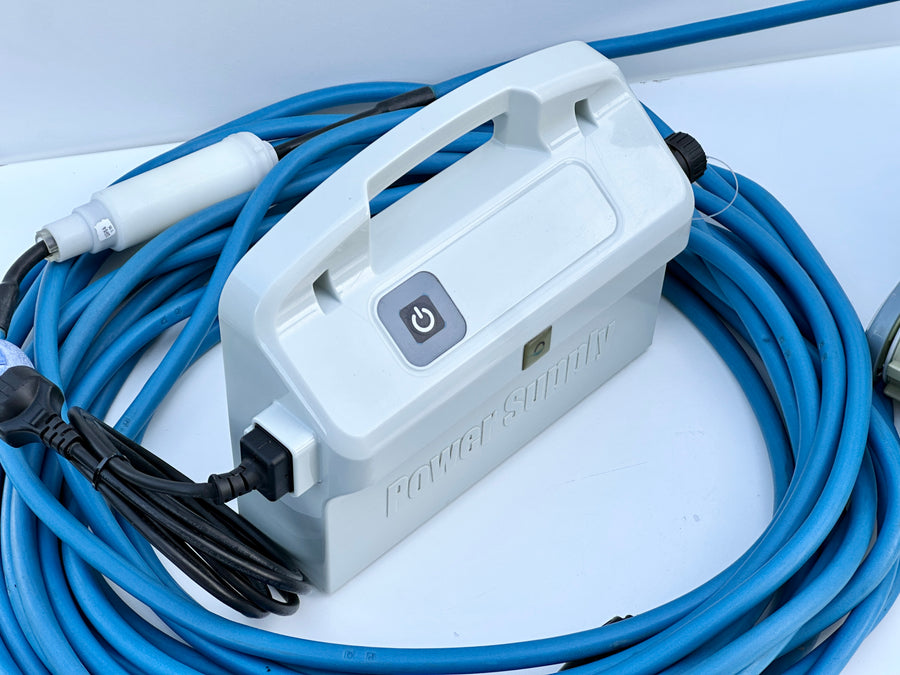 Dolphin Supreme M4 PRO Pool Robot