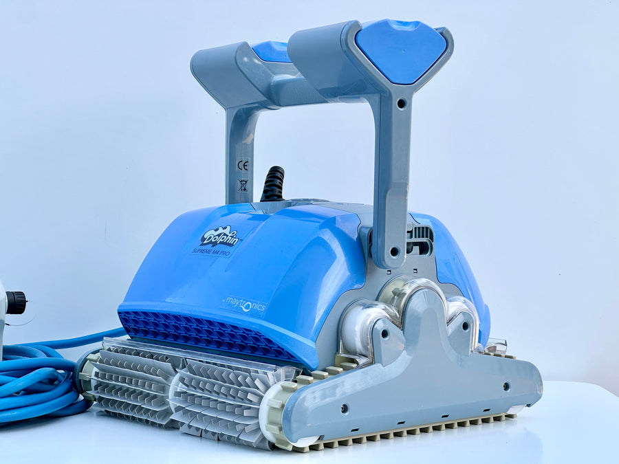 Dolphin Supreme M4 PRO Pool Robot
