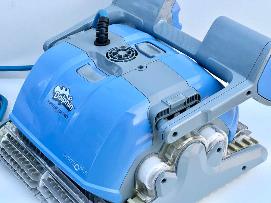 Dolphin Supreme M4 PRO Pool Robot