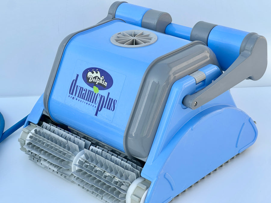 Dolphin Dynamic Plus Pool Robot