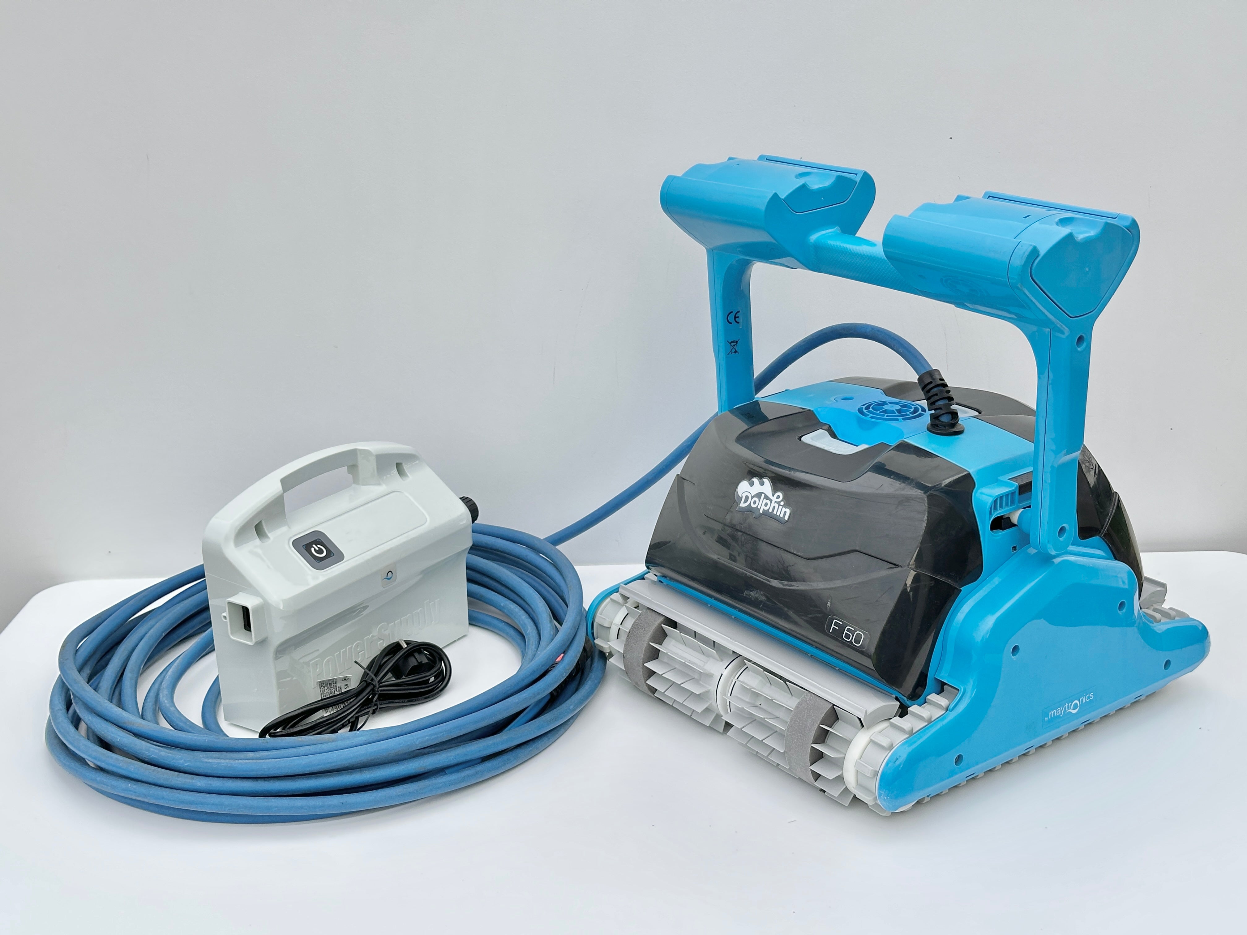 Pool robot Dolphin Maytronics F60