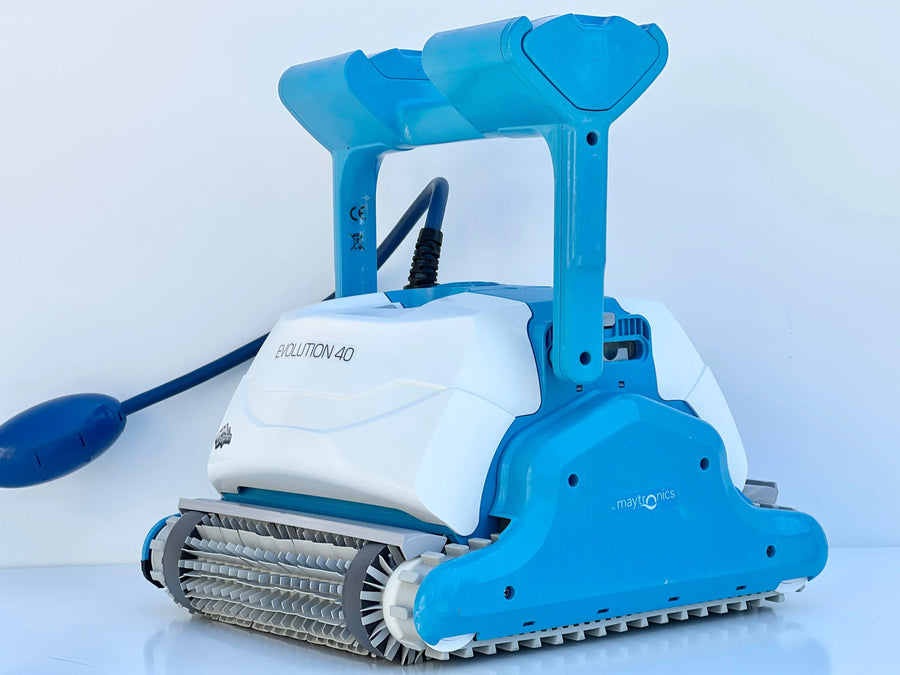 Dolphin Evolution 40 Pool Robot