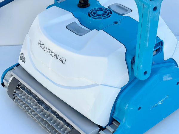 Dolphin Evolution 40 Pool Robot