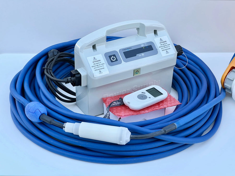 Dolphin WAVE 100 Pool Robot