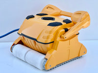 Dolphin WAVE 100 Pool Robot