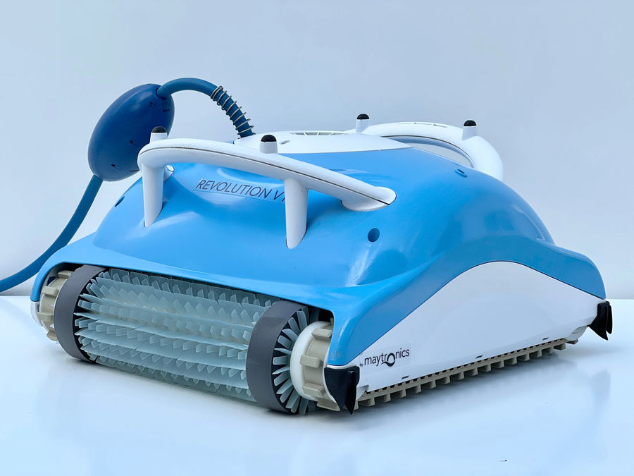 Dolphin Revolution V1 Pool Robot