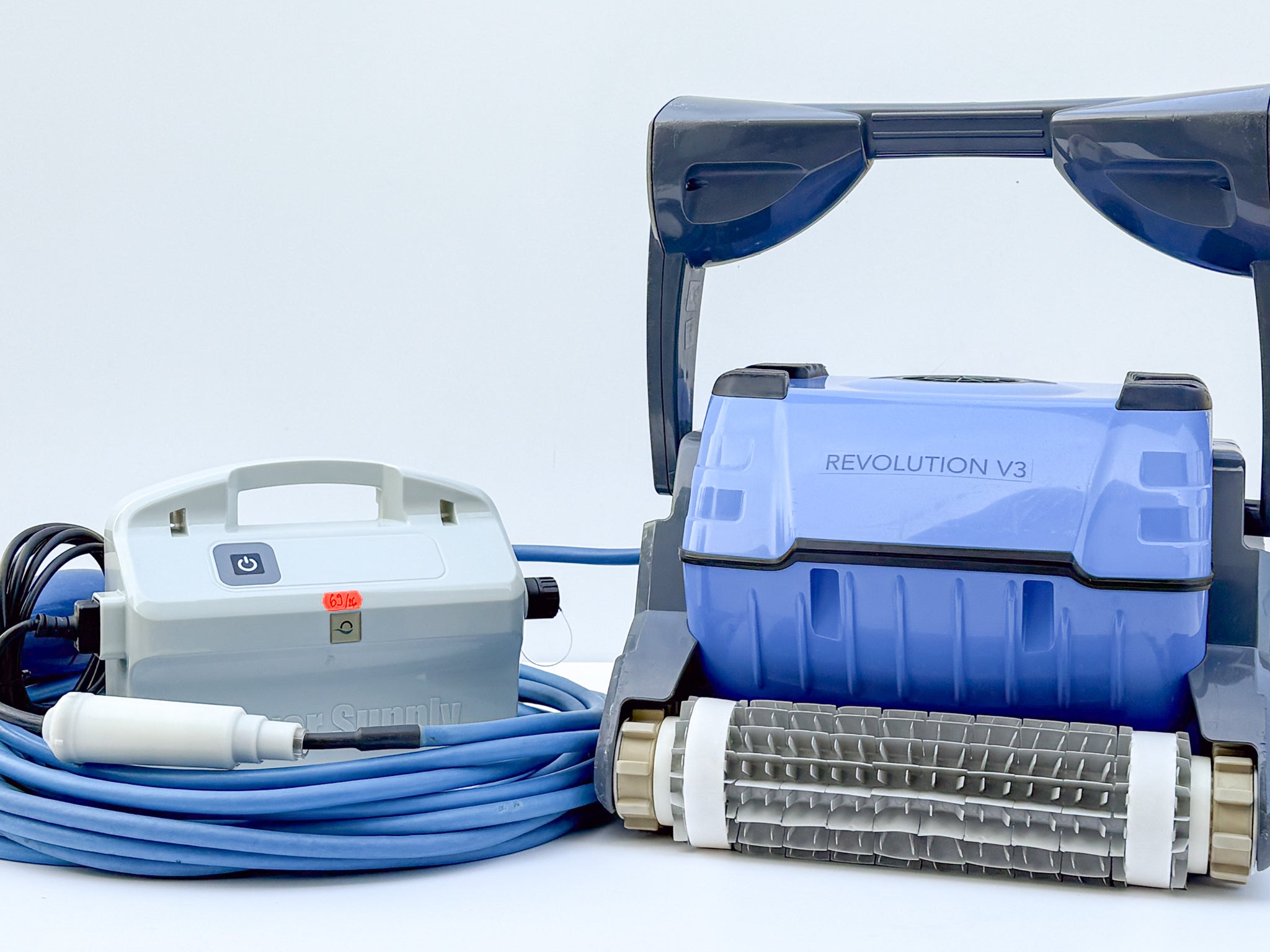 Dolphin Revolution V3 Pool Robot