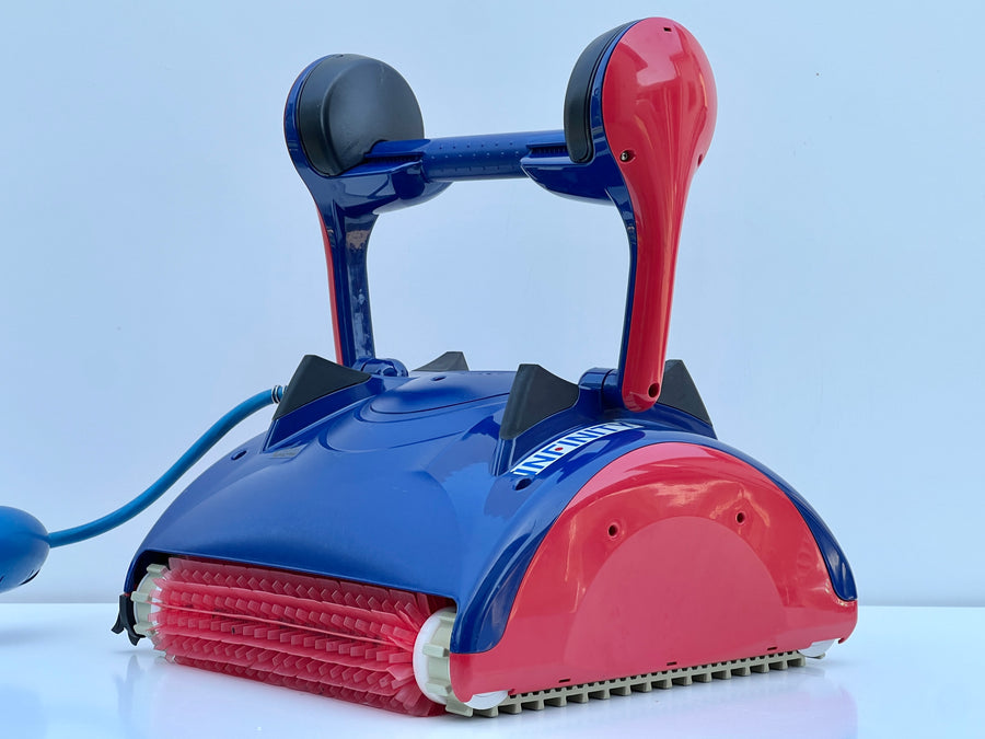 Dolphin Infinity CL Pool Robot