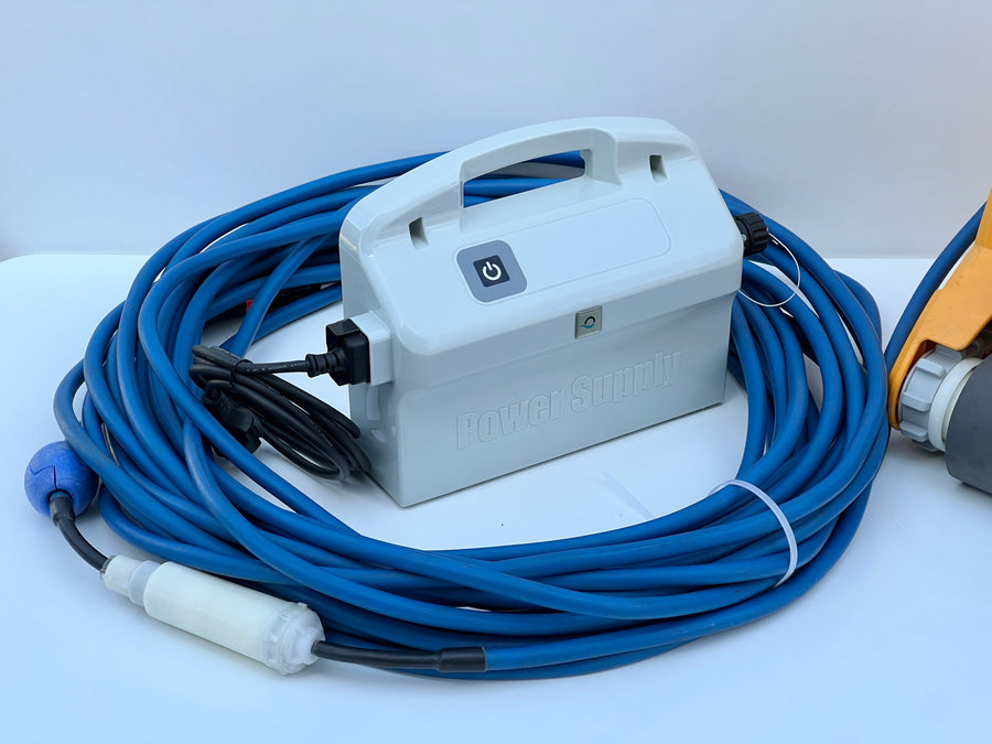 Dolphin WAVE 50 Pool Robot