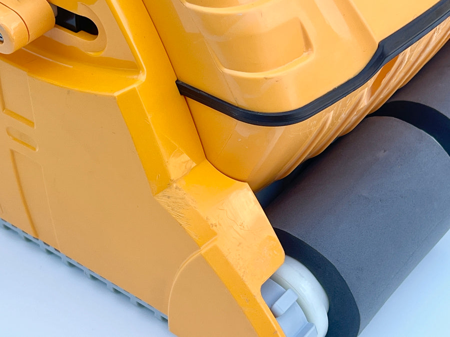 Dolphin WAVE 50 Pool Robot