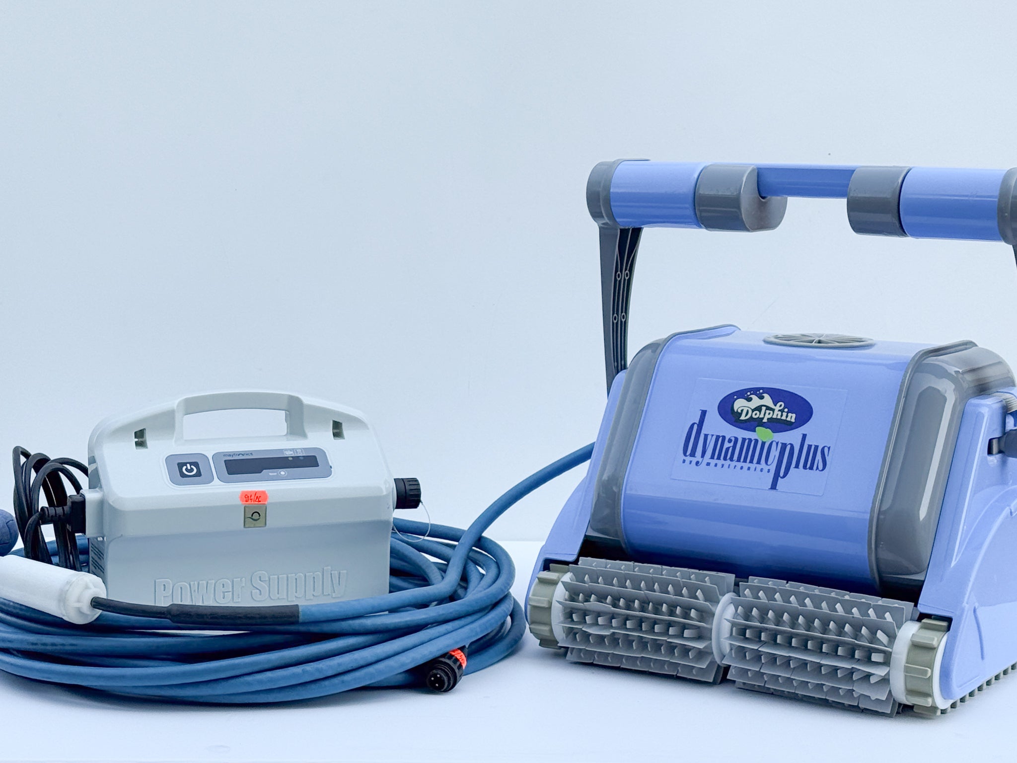 Dolphin Dynamic Plus Pool Robot