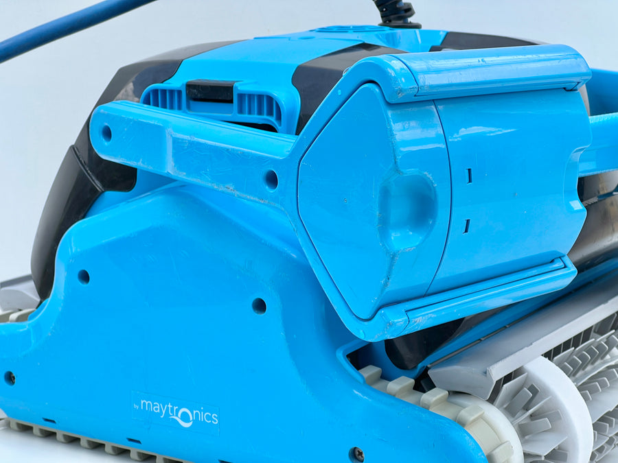 Dolphin Maytronics F60 Pool Robot