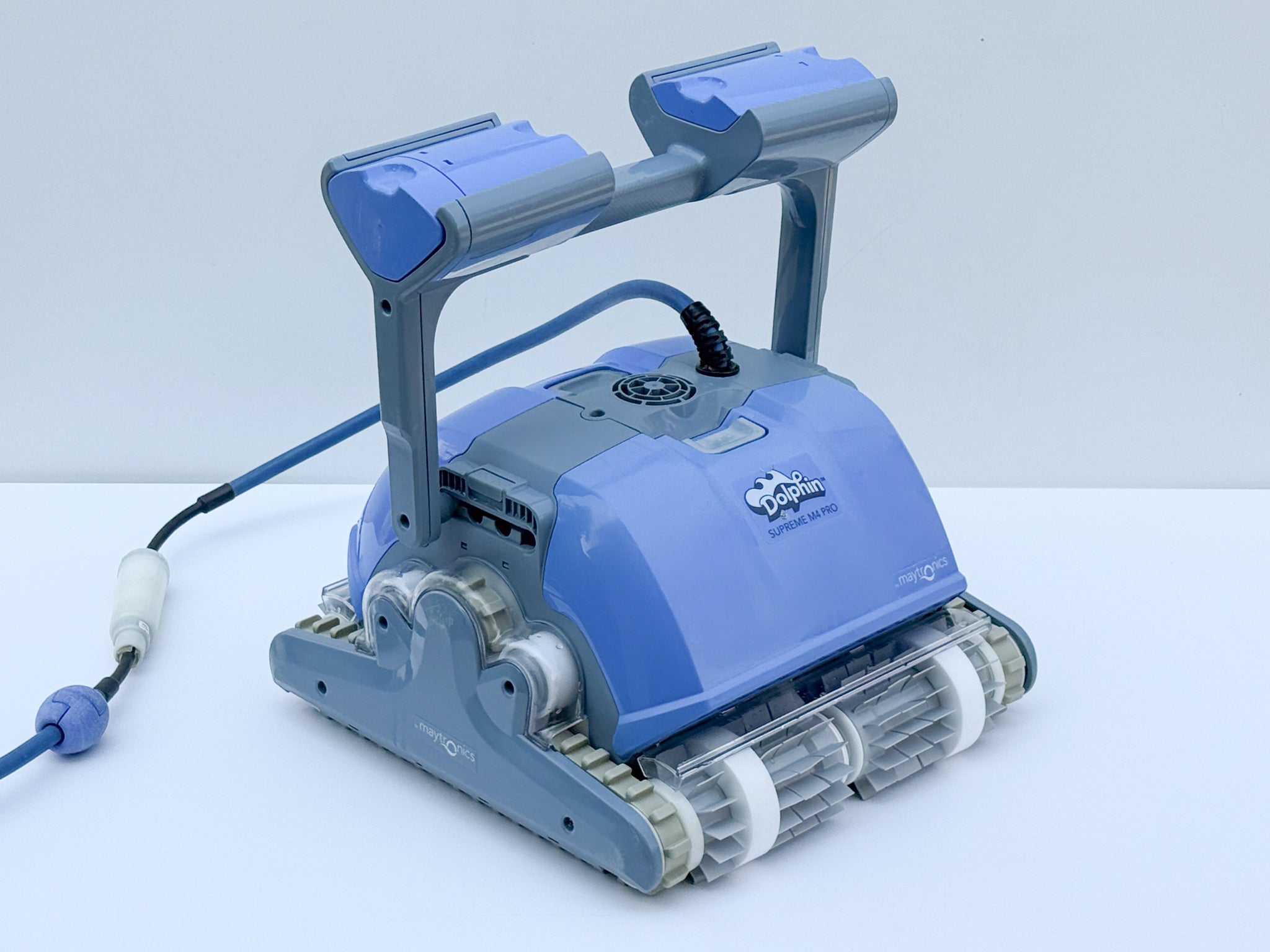 Dolphin Maytronics Supreme M4 PRO Pool Robot
