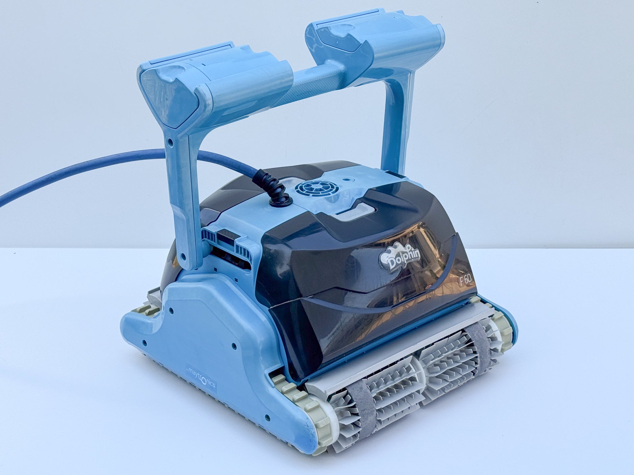 Dolphin Maytronics F60 Pool Robot