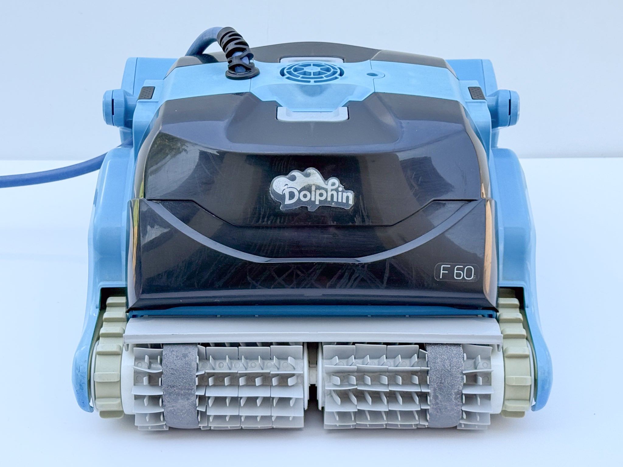 Dolphin Maytronics F60 Pool Robot