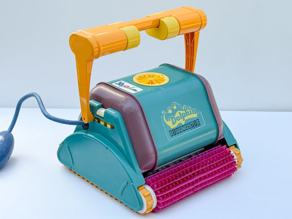 Dolphin Diagnostic Pool Robot