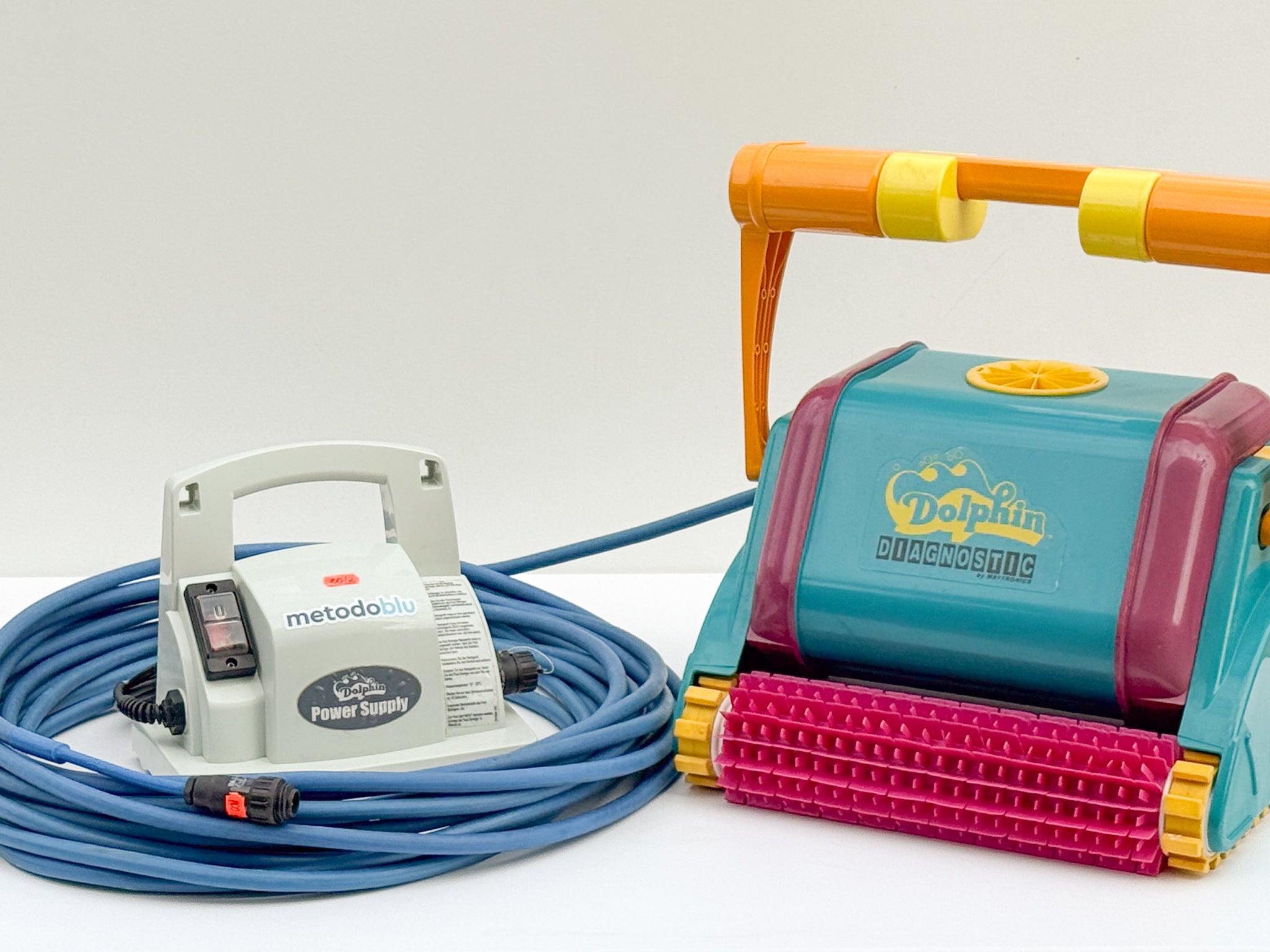 Dolphin Diagnostic Pool Robot