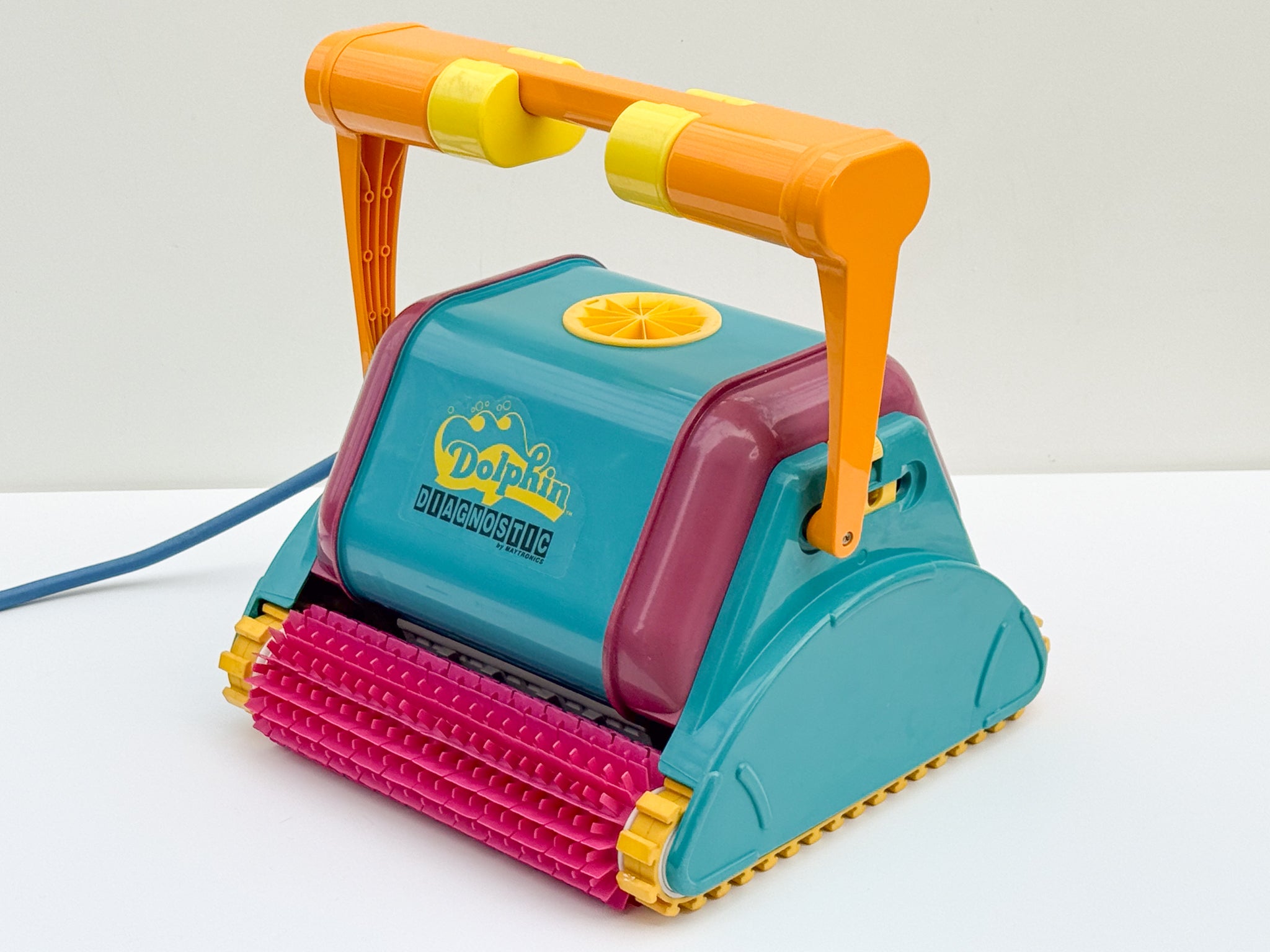 Dolphin Diagnostic Pool Robot