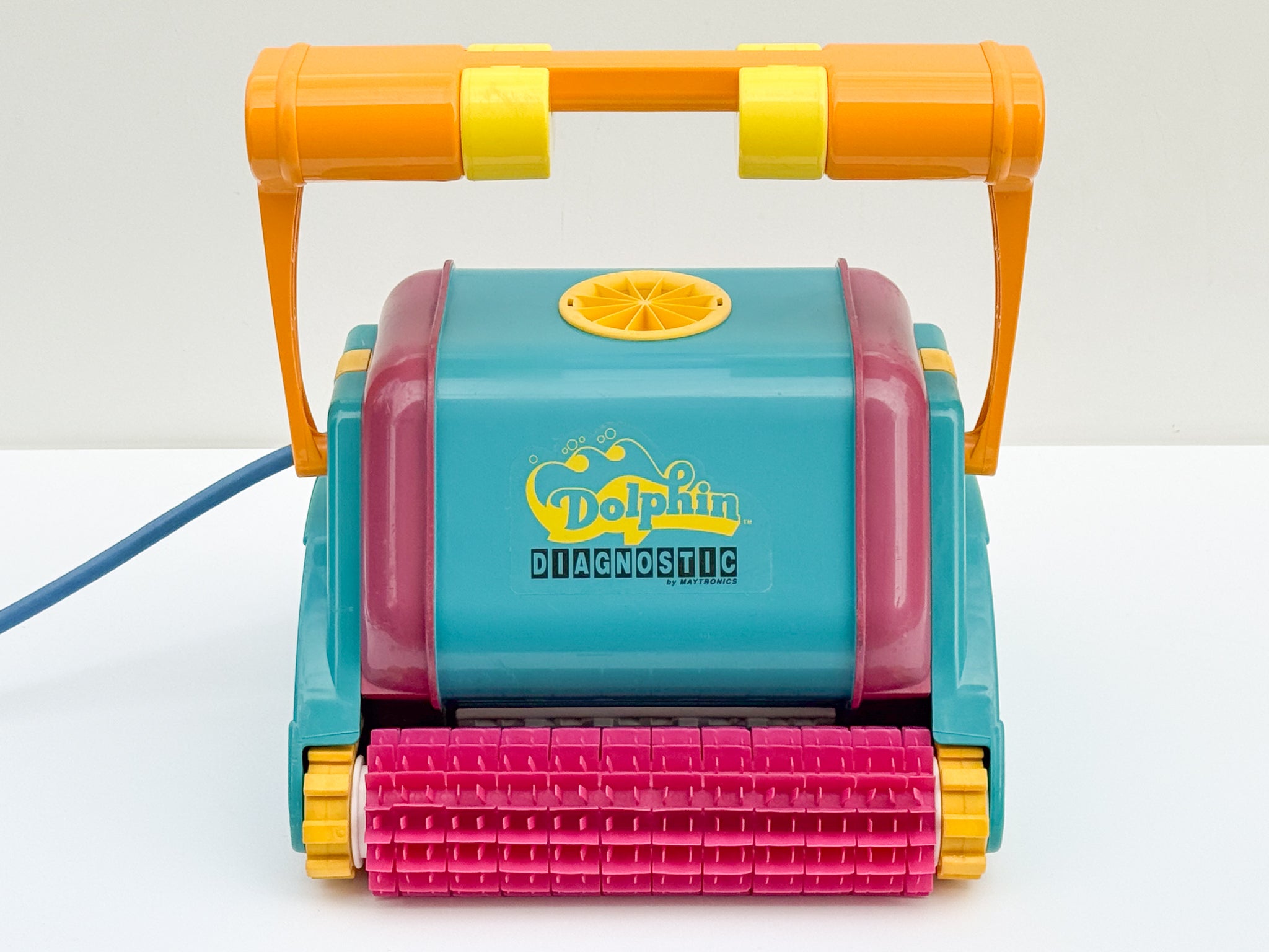 Dolphin Diagnostic Pool Robot
