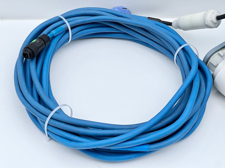 Dolphin Supreme M4 PRO Pool Robot